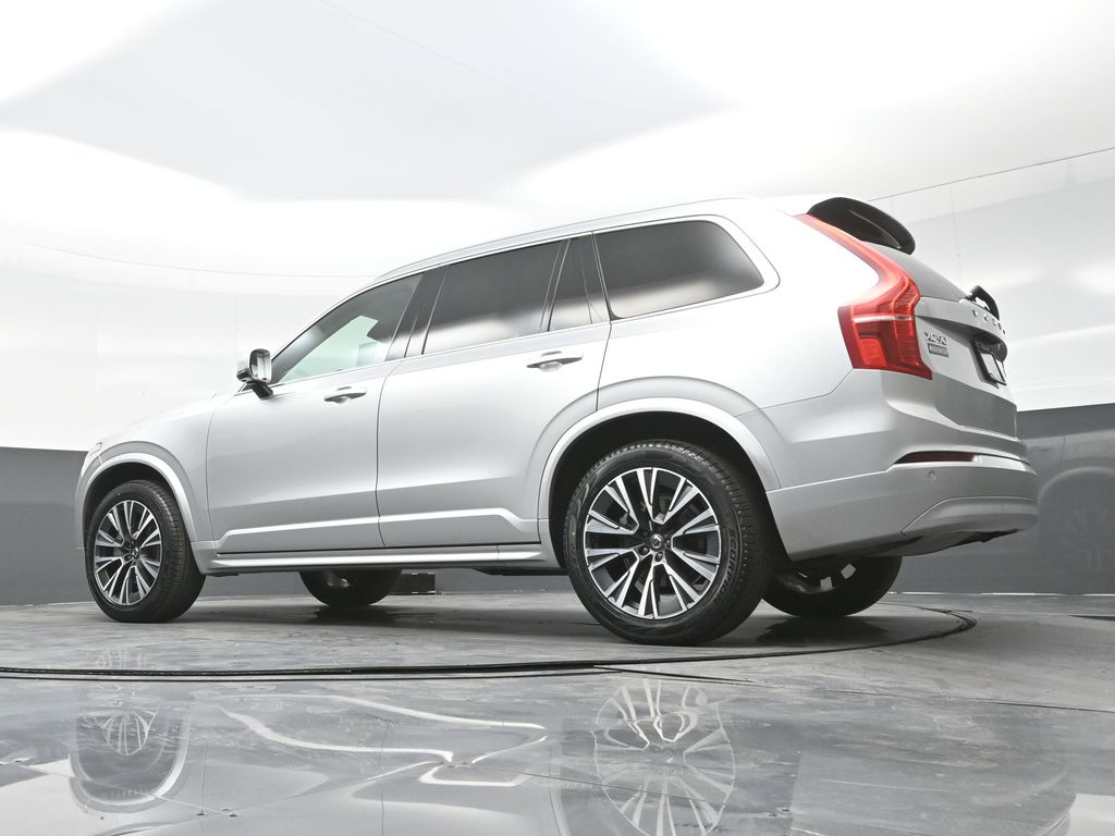 2022 Volvo XC90 T6 Momentum photo 23