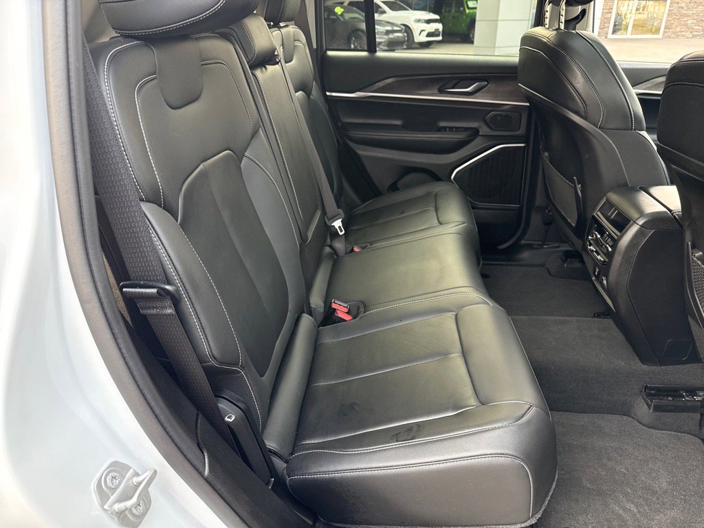 2022 Jeep Grand Cherokee Limited photo 24