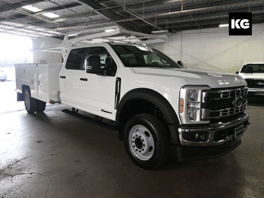 2026 Ford F-550 Super Duty Chassis Cab XL's photo