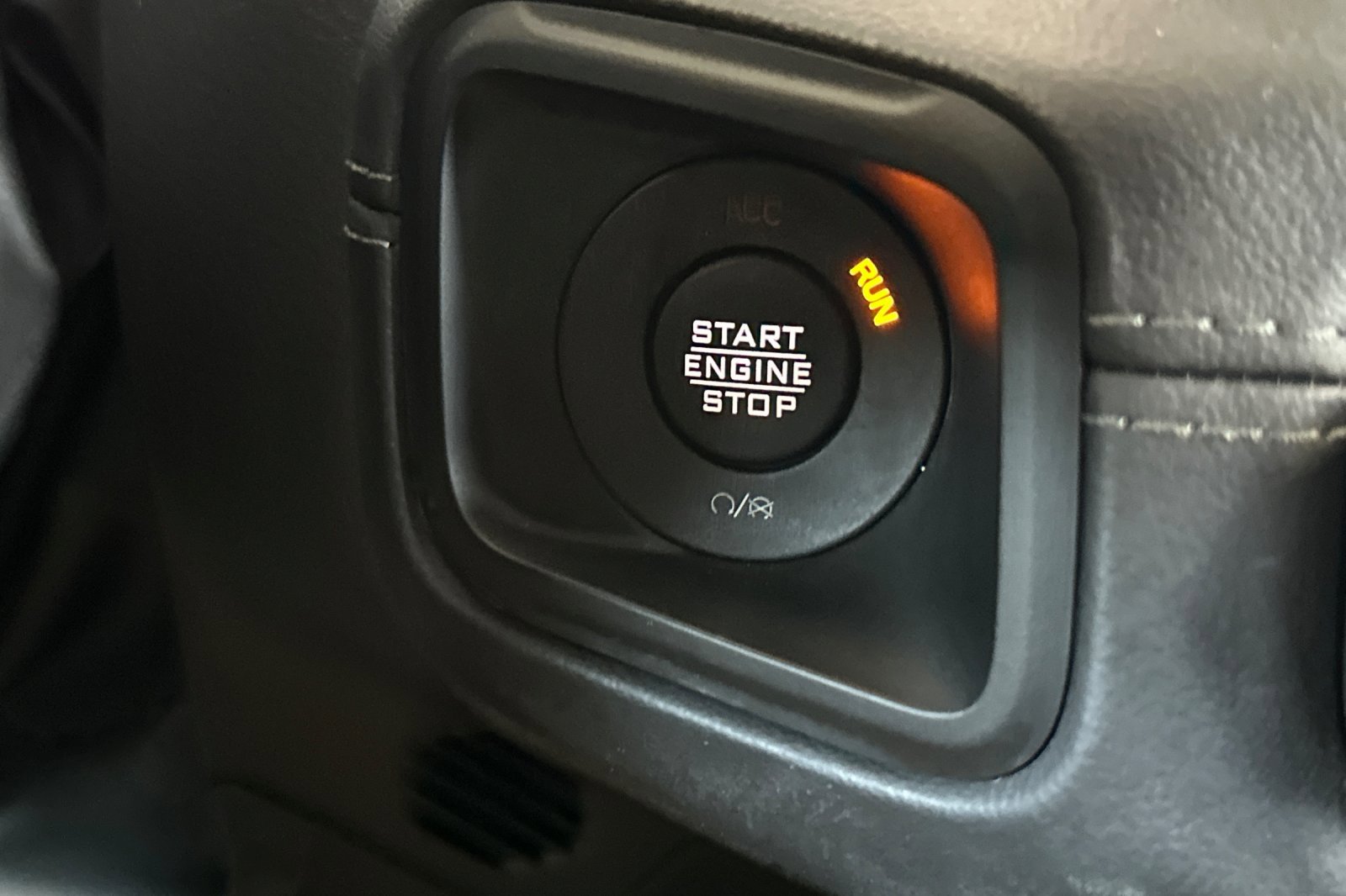 2024 Jeep Wrangler Sahara 4xe photo 21