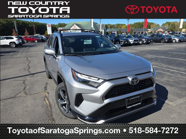 2025 Toyota RAV4 SE's photo