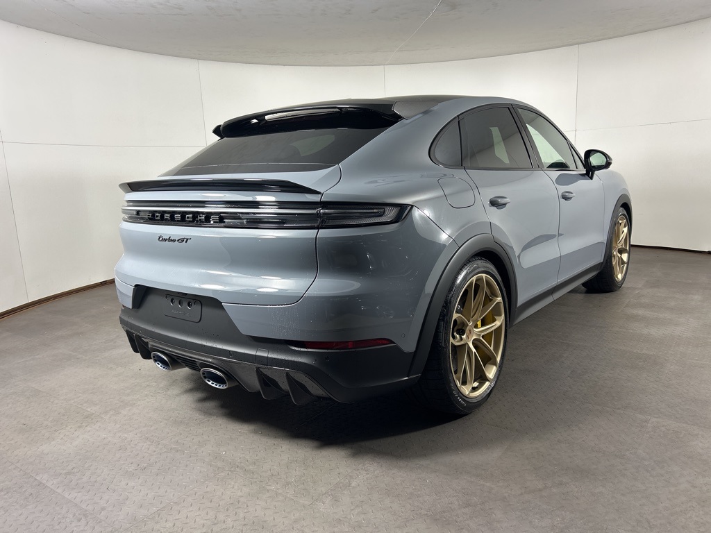 2025 Porsche Cayenne Turbo GT photo 4