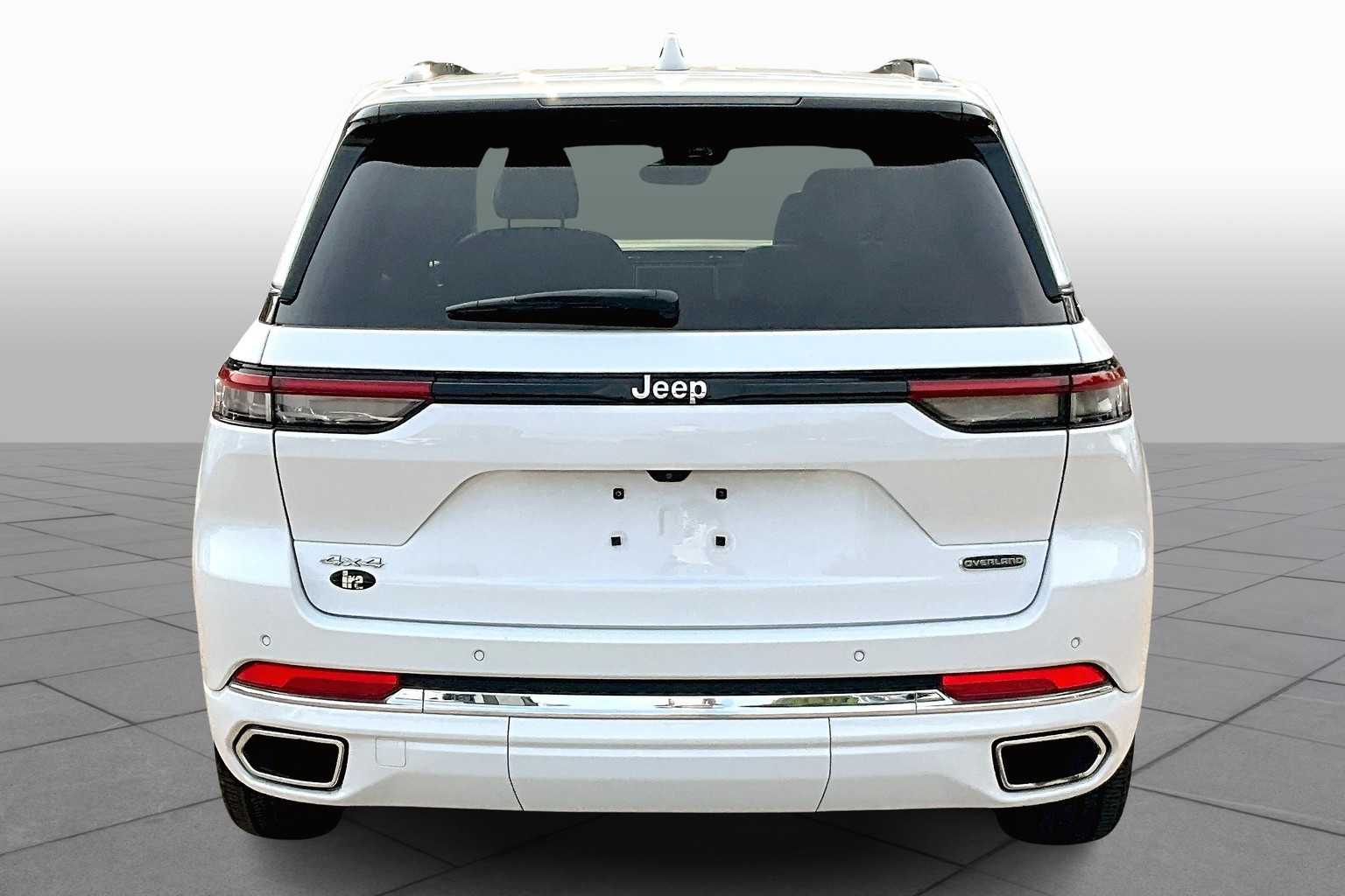 2023 Jeep Grand Cherokee Overland photo 3