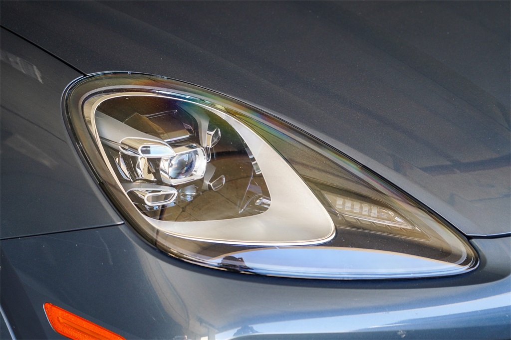 2019 Porsche Cayenne Base photo 2