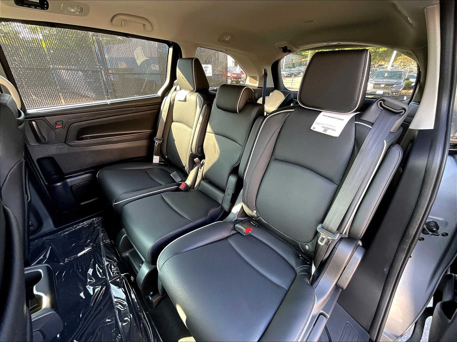 2026 Honda Odyssey Elite photo 14
