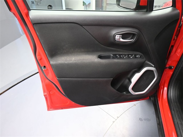 2021 Jeep Renegade Latitude photo 38