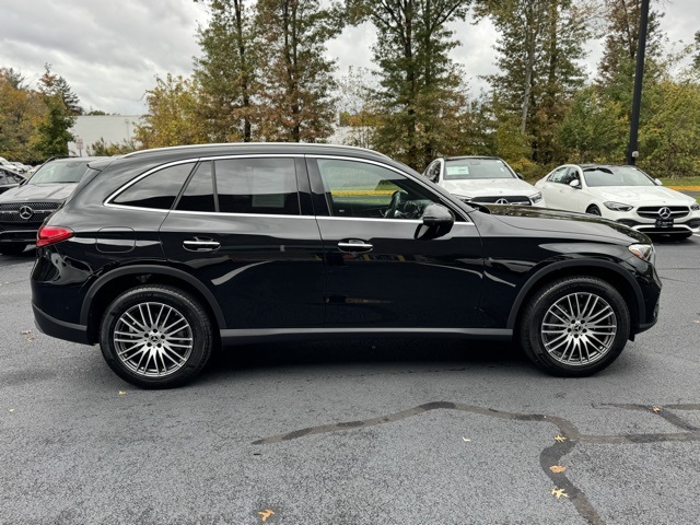 2024 Mercedes Benz GLC 300 4MATIC photo 2