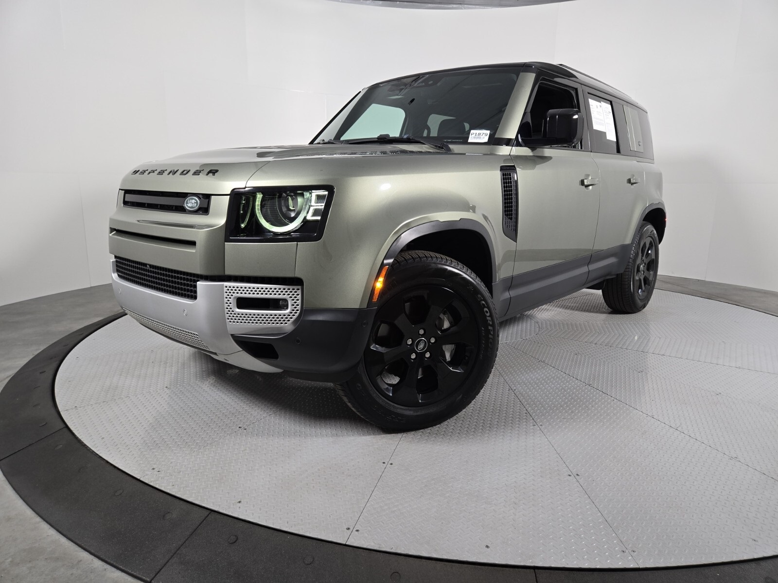 2023 Land Rover Defender SE