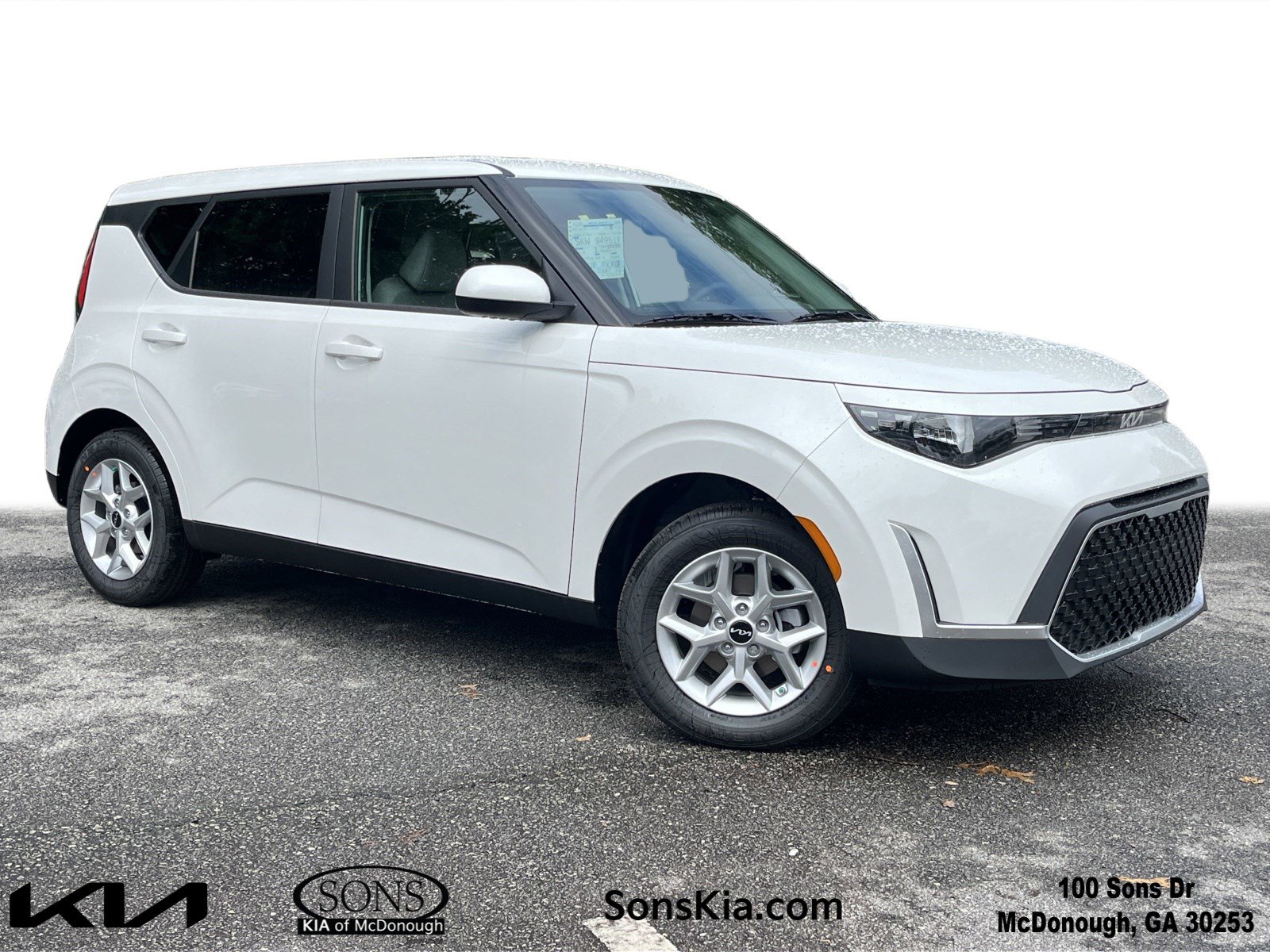 2025 Kia Soul LX's photo