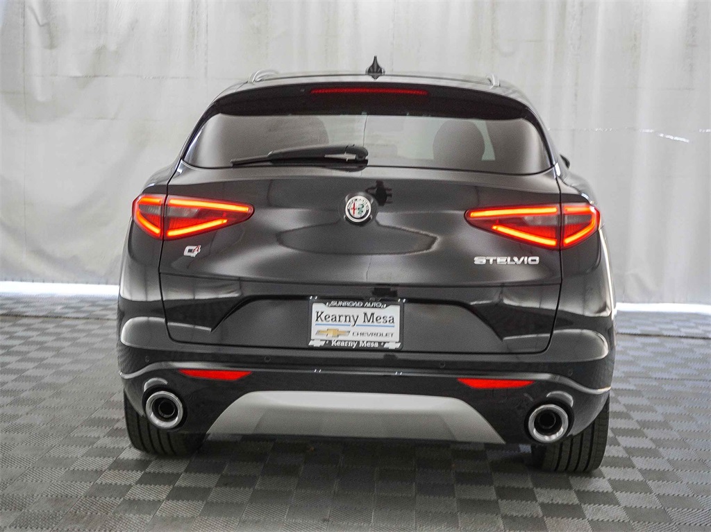 2020 Alfa Romeo Stelvio Ti photo 5