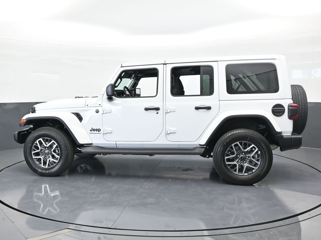 2025 Jeep Wrangler Sahara photo 3