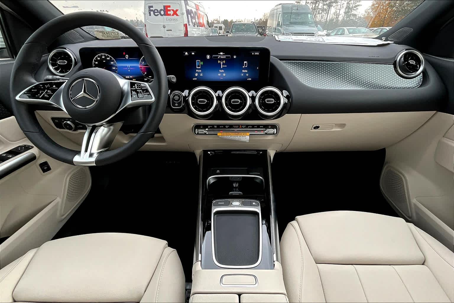 2025 Mercedes Benz GLA 250 4MATIC photo 5