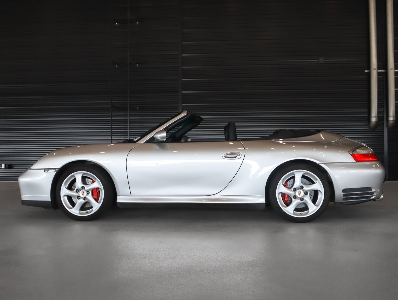 Used 2004 Arctic Silver Metallic Porsche Carrera 4S Cab w/6-speed manual image 2