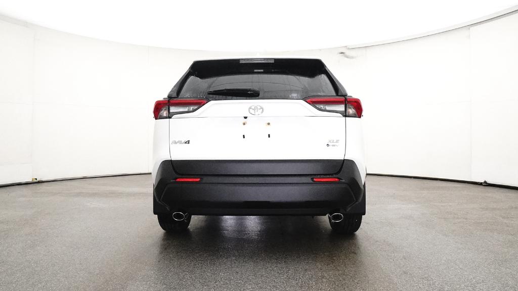 2025 Toyota RAV4 Hybrid XLE photo 13