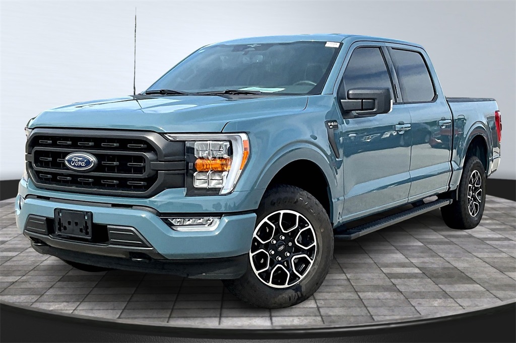 2023 Ford F-150 XLT photo 2