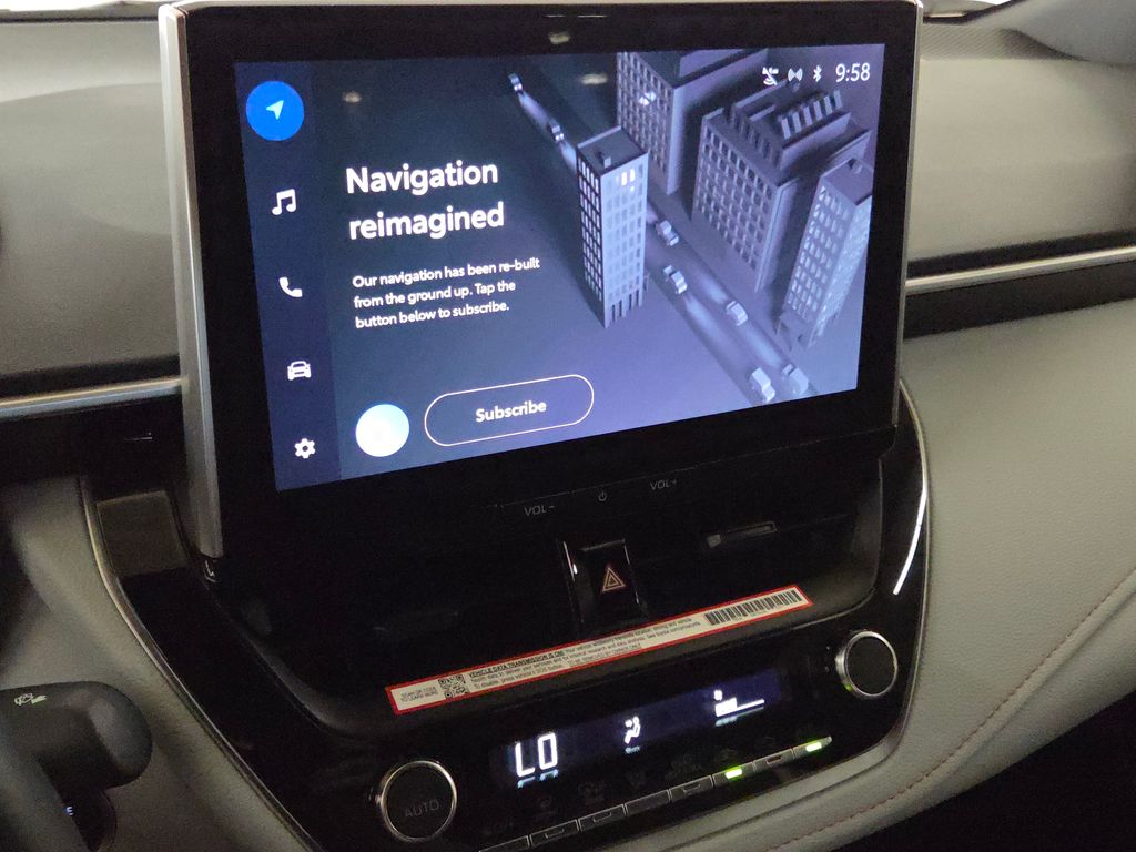 2025 Toyota Corolla SE photo 18