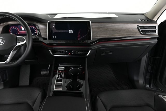 2025 Volkswagen Atlas SEL photo 13