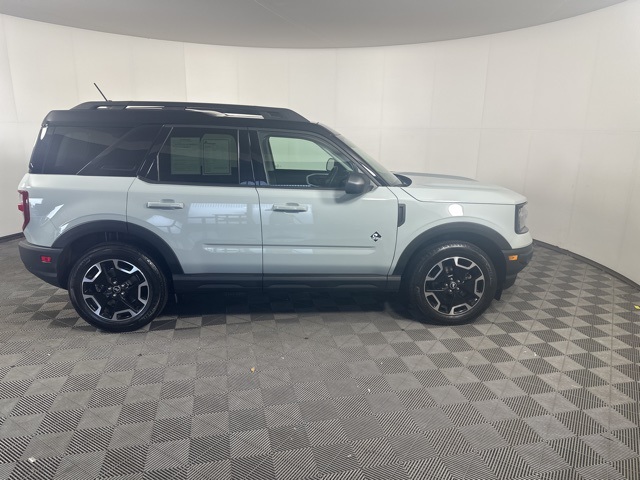 2022 Ford Bronco Sport Outer Banks photo 2