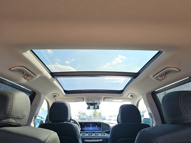 2026 Mercedes Benz GLS 450 4MATIC photo 8