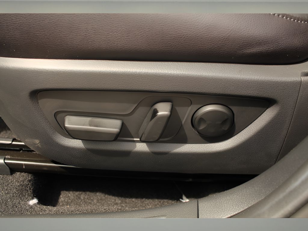 2025 Mazda CX-50 Premium photo 12