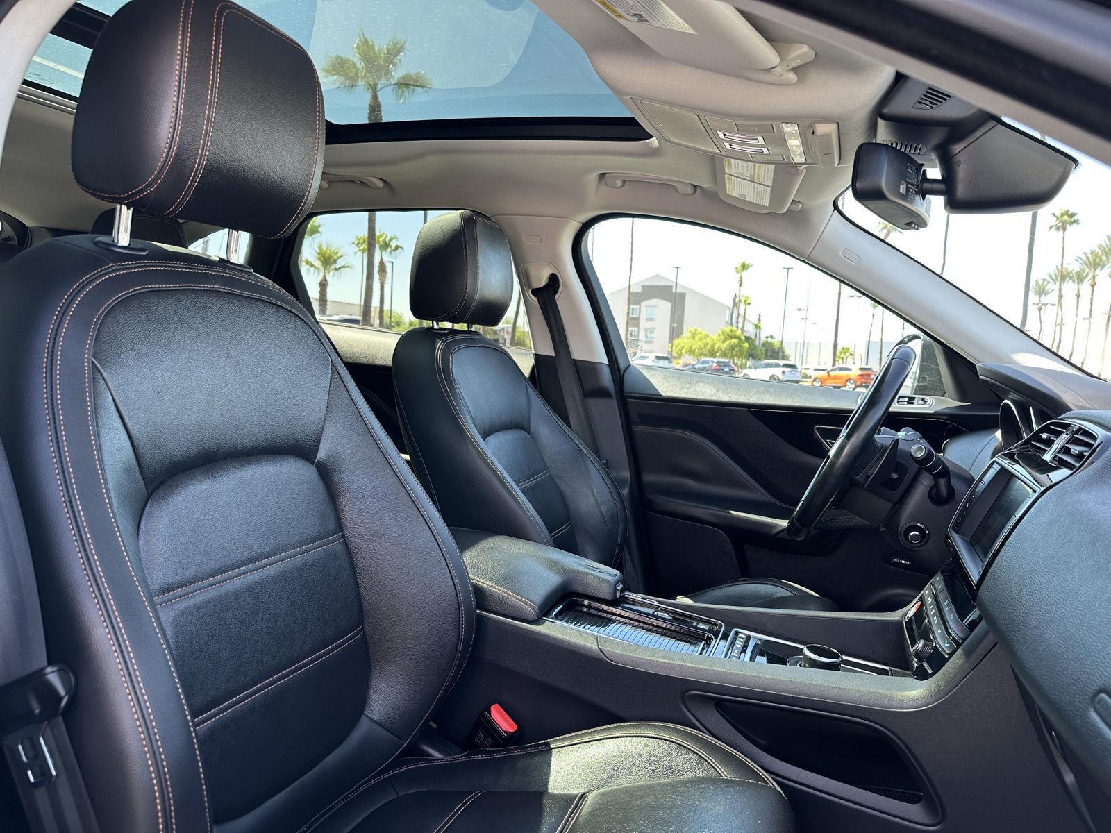 2018 Jaguar F-PACE Prestige photo 10