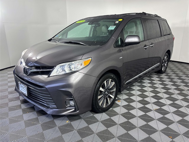 2019 Toyota Sienna Limited XLE Premium photo 3