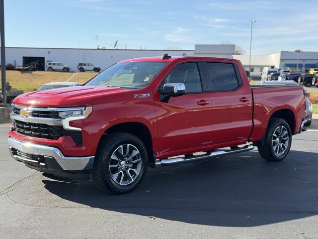 2026 Chevrolet Silverado 1500 LT photo 3