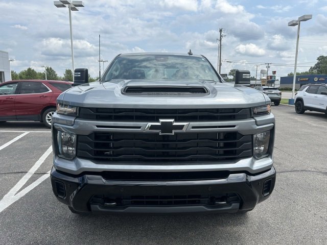 2025 Chevrolet Silverado 2500HD Custom photo 3