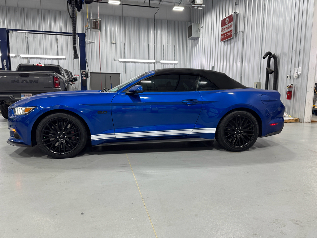 2017 Ford Mustang GT Premium photo 2