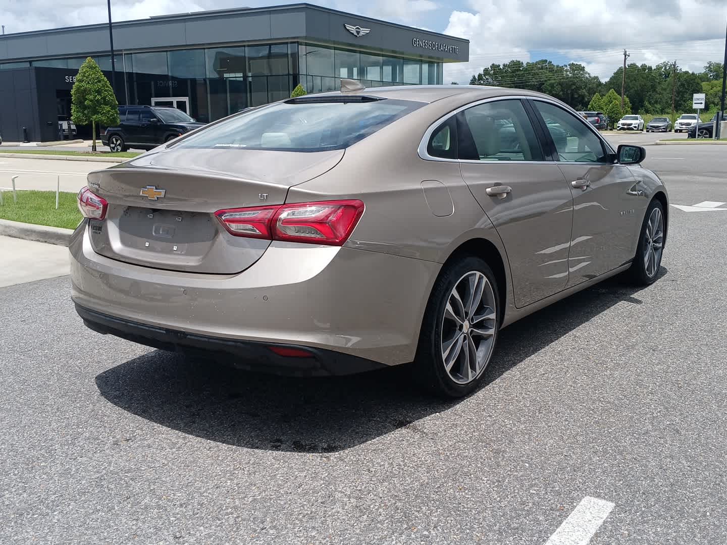 2024 Chevrolet Malibu Premier 2LT photo 2