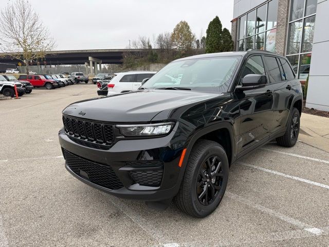 New 2025 Jeep Grand Cherokee Altitude X Sport Utility in
