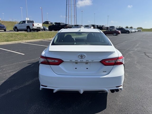 2020 Toyota Camry SE photo 4