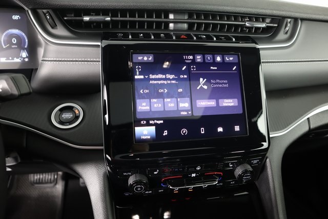 2025 Jeep Grand Cherokee Laredo photo 10