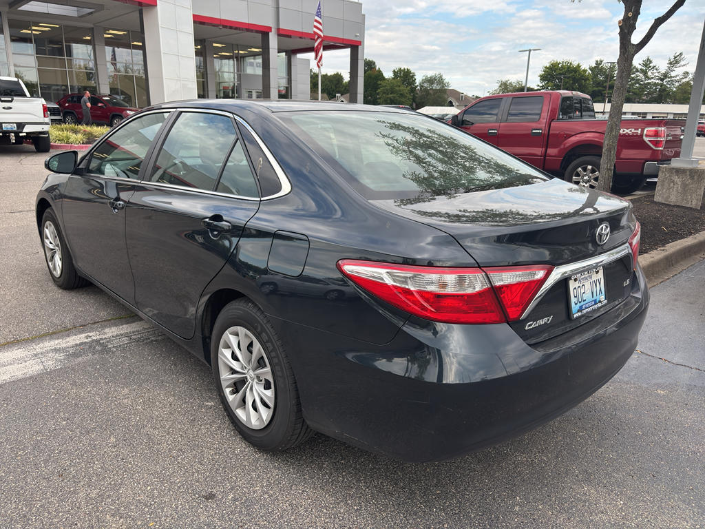 2016 Toyota Camry photo 4