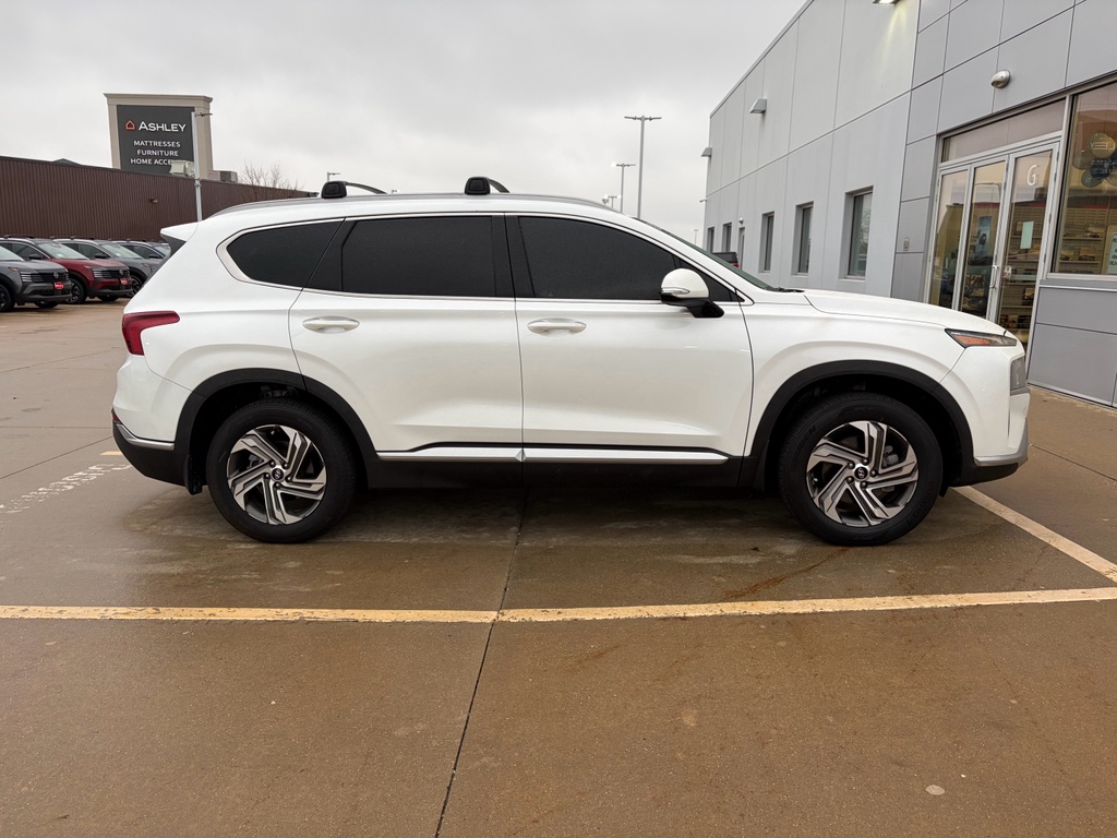 2022 Hyundai Santa Fe SEL's photo