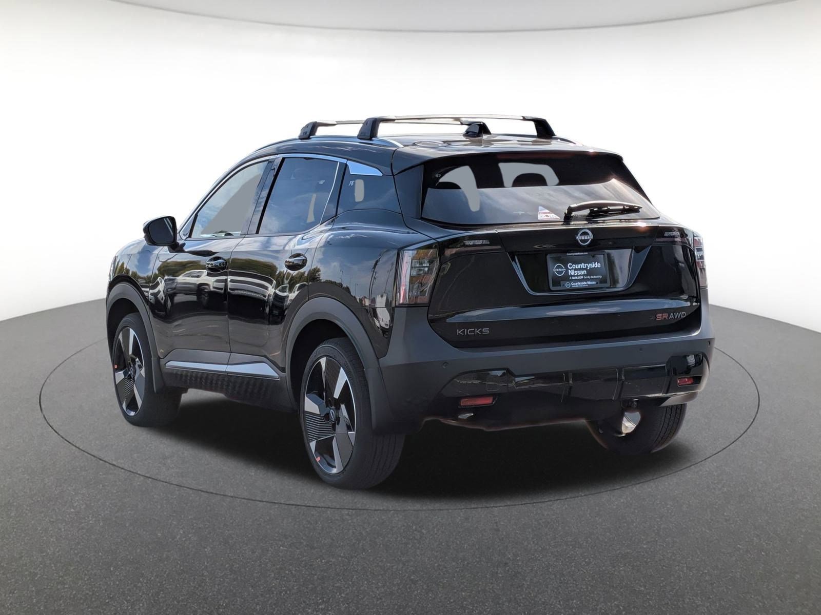 2026 Nissan Kicks SR photo 4