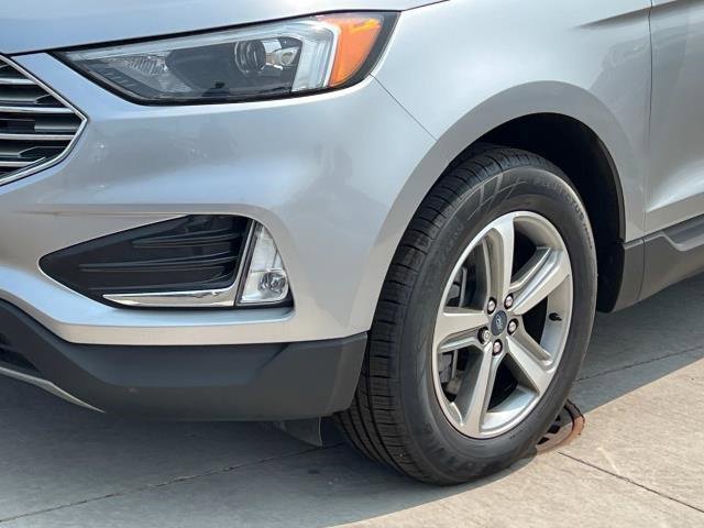 2022 Ford Edge SEL photo 7