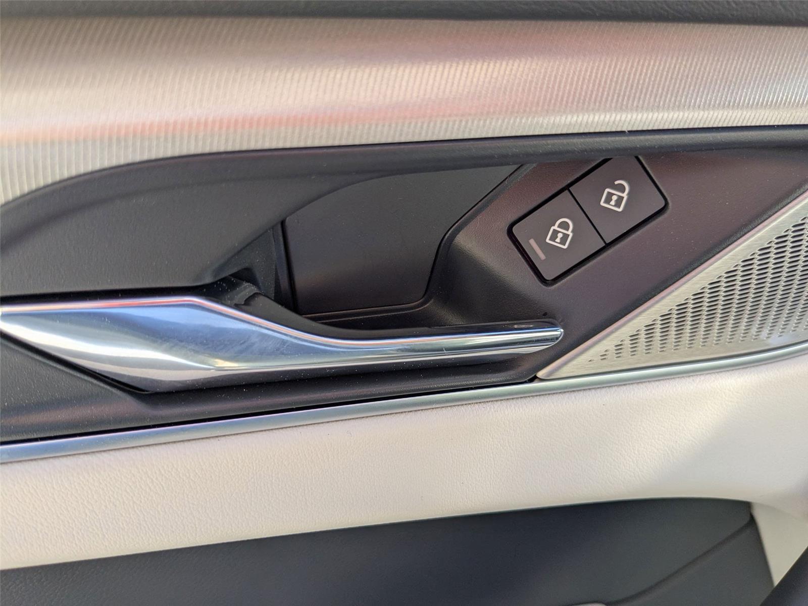 2026 Jaguar F-PACE P250 R-Dynamic S photo 9