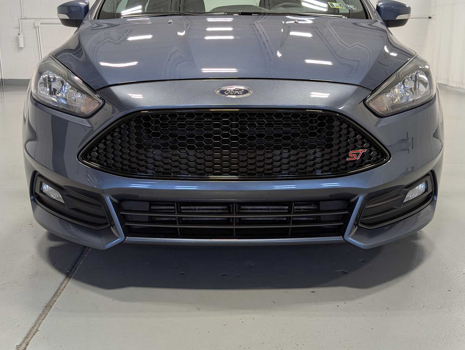 2018 Ford Focus ST photo 2