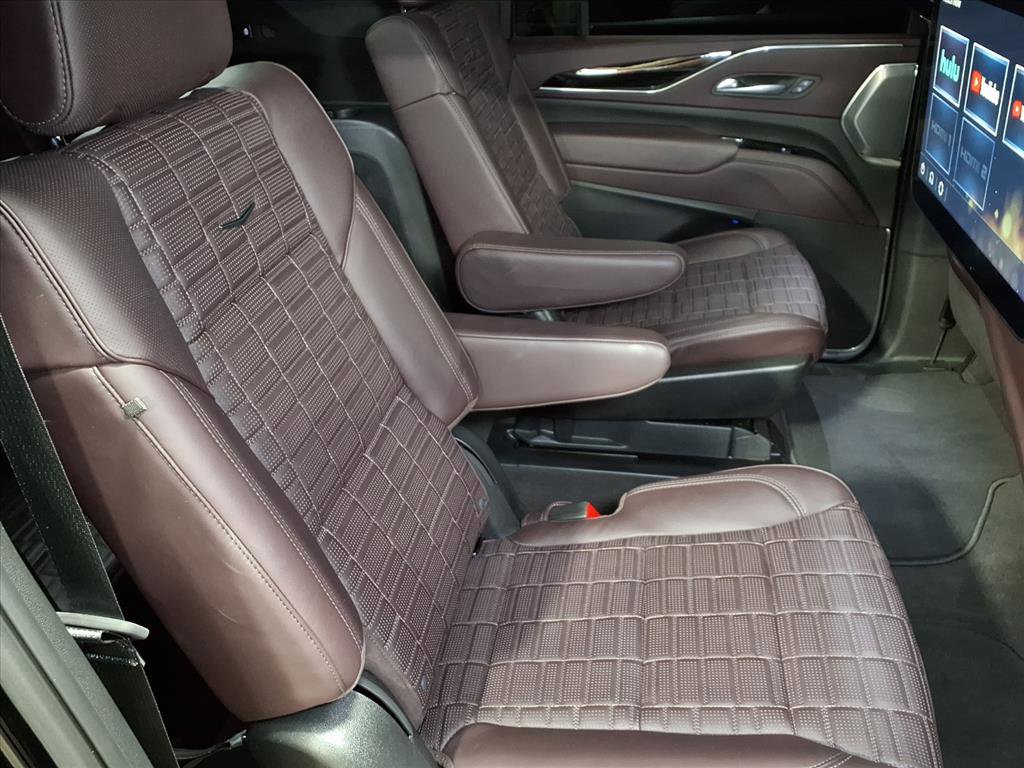 2024 Cadillac Escalade ESV Sport Platinum photo 13