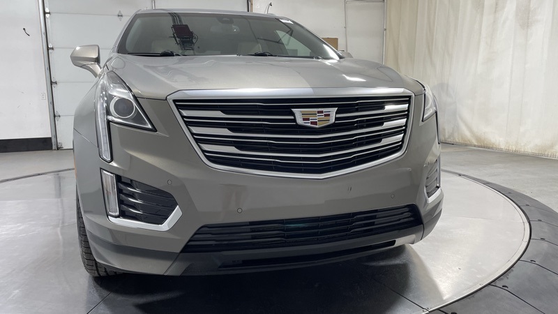 2019 Cadillac XT5 Luxury photo 2