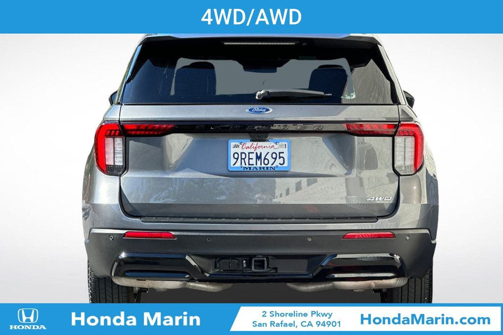 2025 Ford Explorer ST-Line photo 3