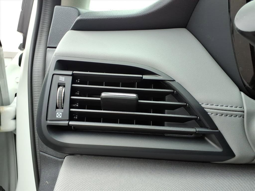 2025 SUBARU LEGACY - Image 18