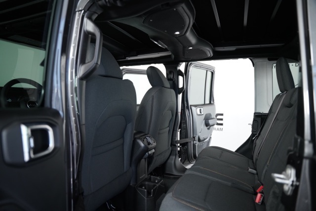 2025 Jeep Wrangler Sport S photo 26