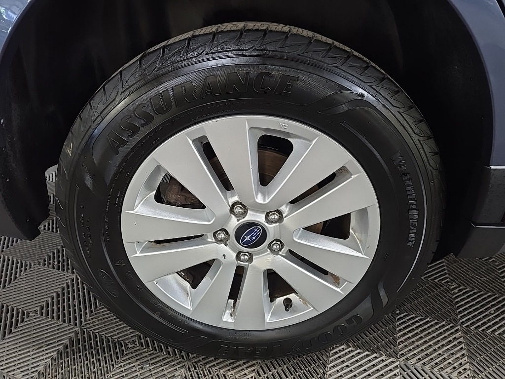 2015 Subaru Outback 2.5i Premium photo 13