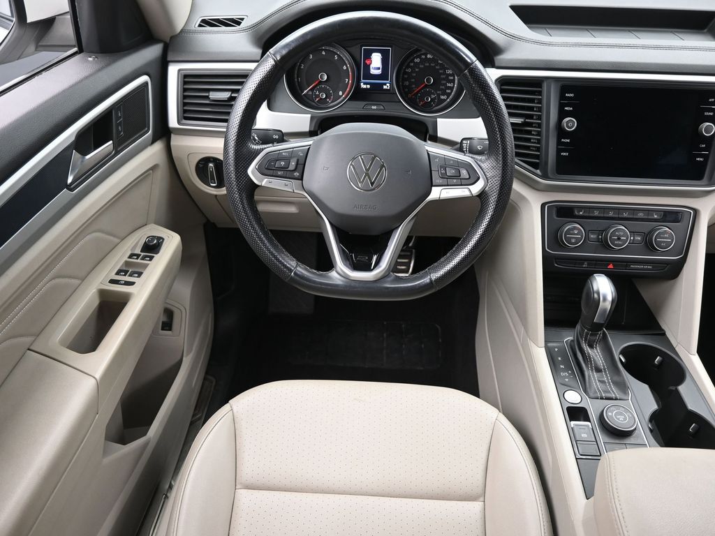2021 Volkswagen Atlas V6 SE Technology R-Line photo 8