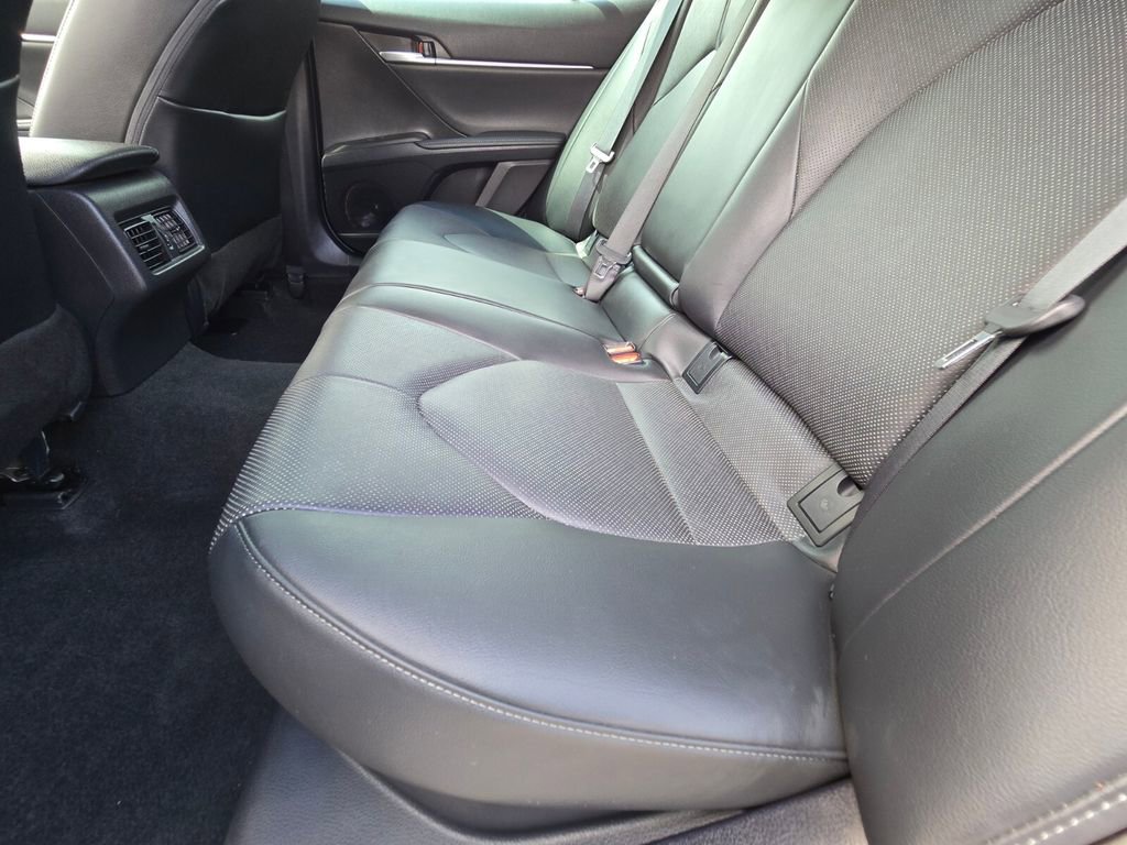 2024 Toyota Camry Hybrid XLE photo 11