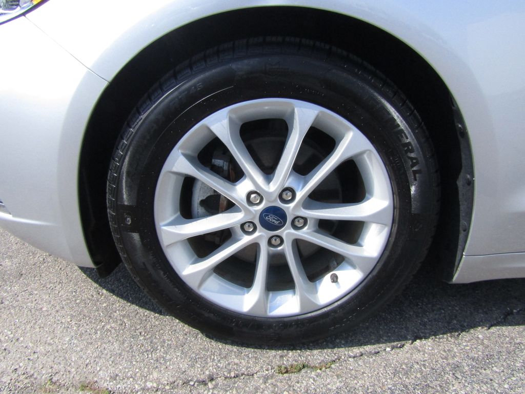 2019 Ford Fusion Hybrid SEL photo 6