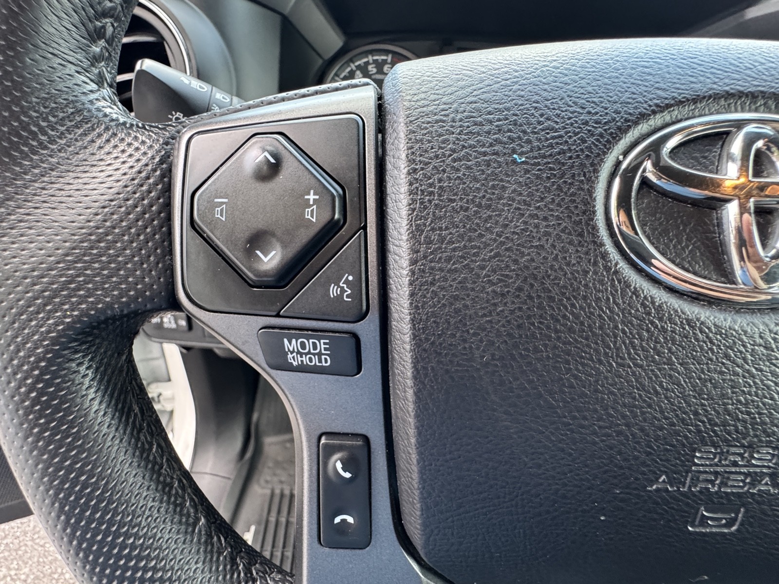 2020 Toyota Tacoma TRD SR5 photo 17
