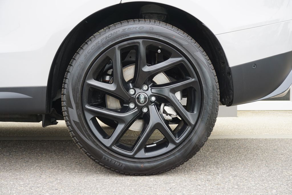 2025 Land Rover Range Rover Sport SE photo 34
